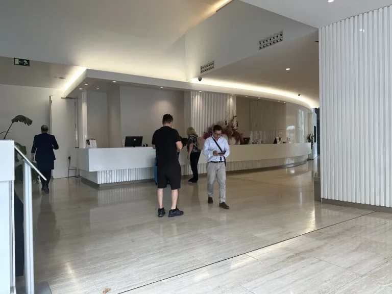 フロント(フロント全体)