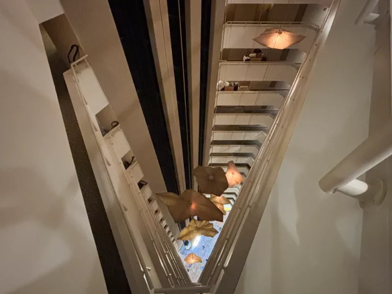 客室からの廊下1