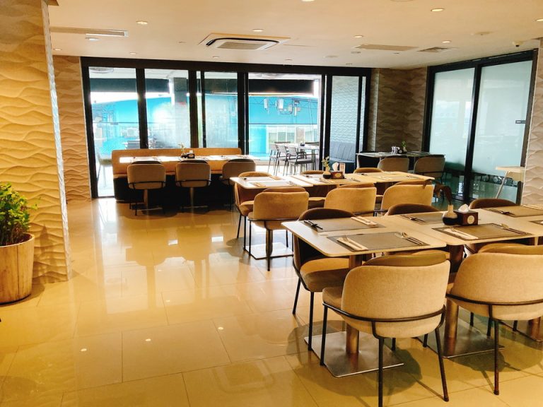 朝食会場客席