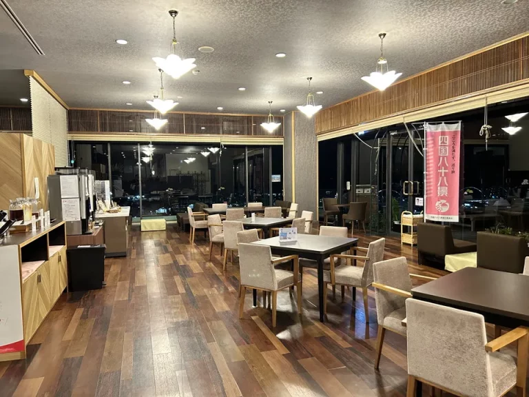 レストラン内観