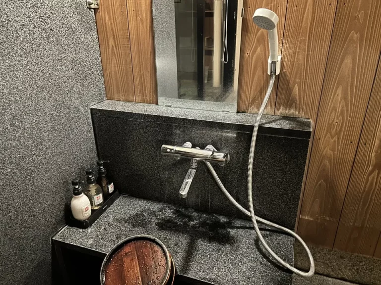 露天風呂洗い場