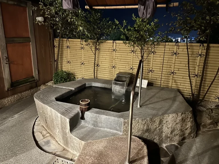 露天風呂(部屋からの眺望)