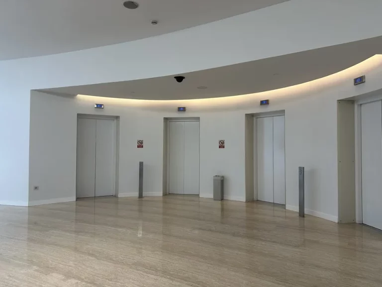 エレベータ(エレベータホールフロント階)