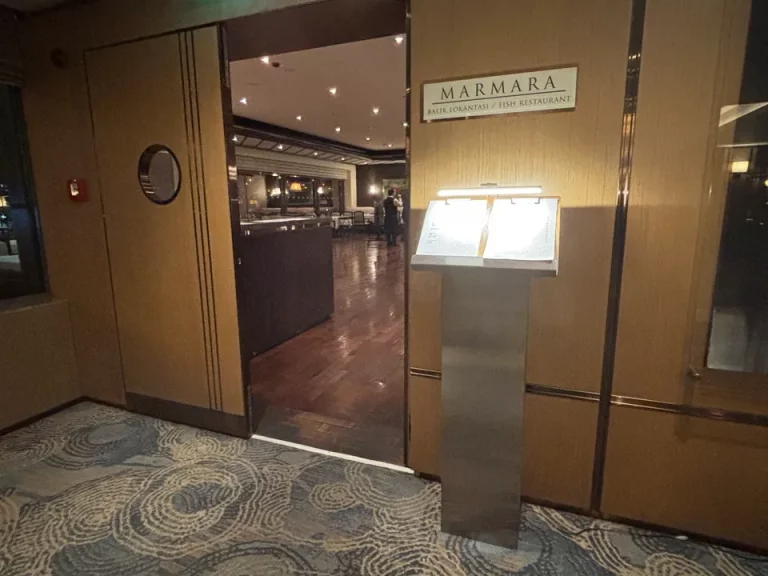 レストラン入口