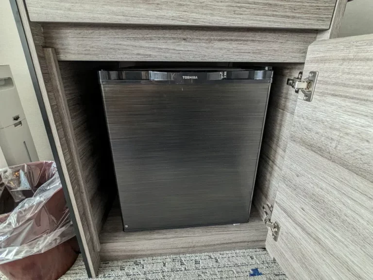 冷蔵庫閉じた状態