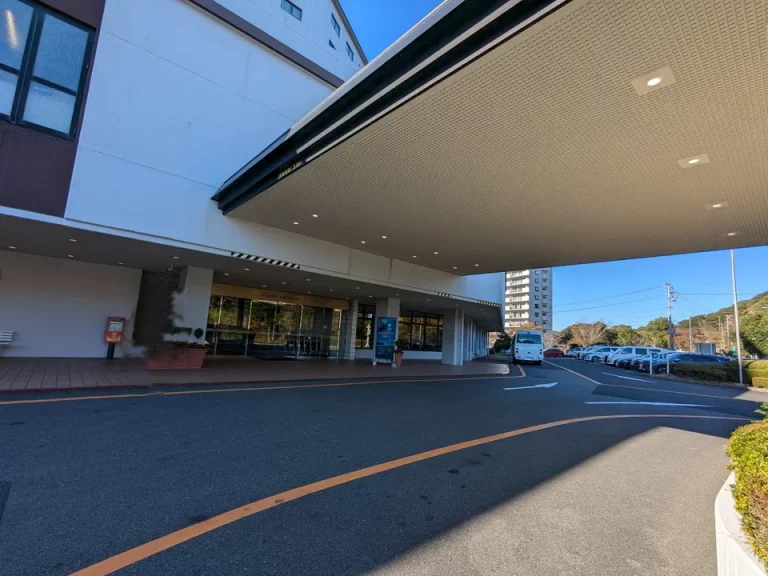 車寄せにはキャノピーあります