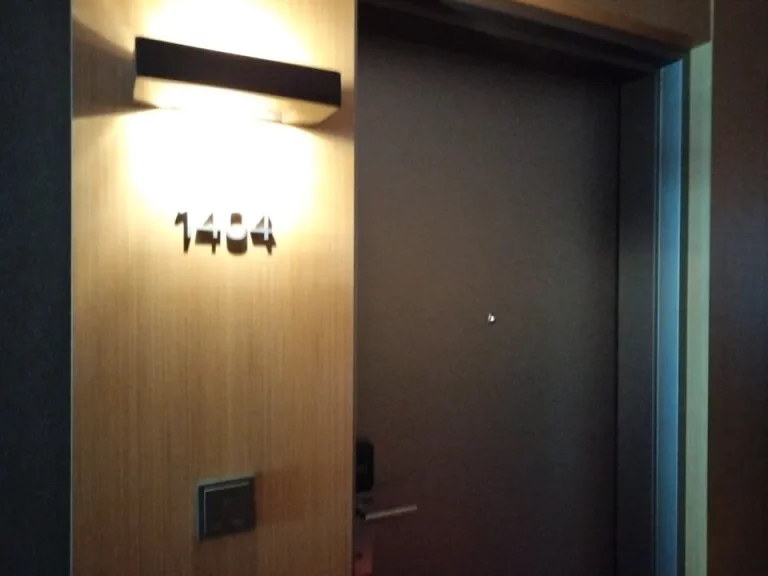 客室外観入口ドア1
