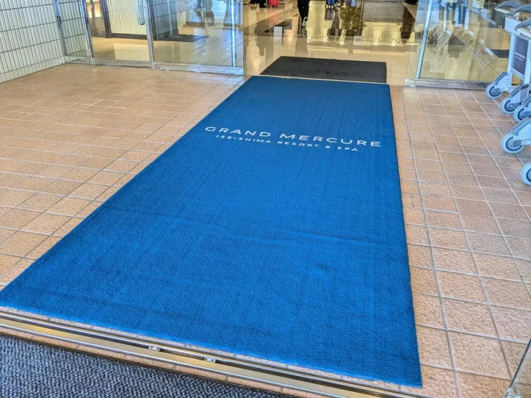 エントランスのカーペット