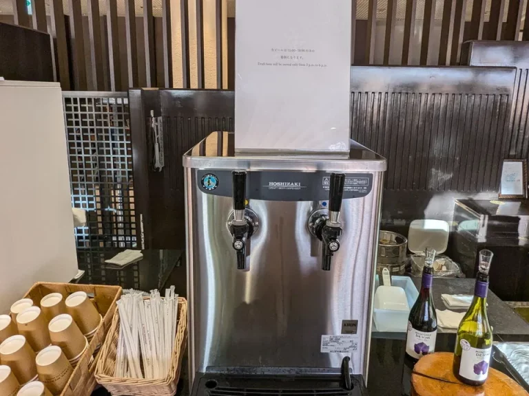 ラウンジの生ビールサーバー