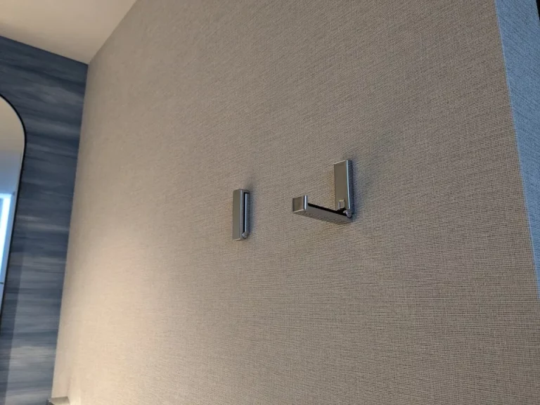 洗面台横に折り畳みフック