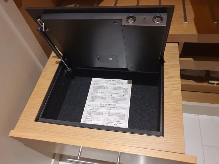 セーフティボックス(開けた状態)