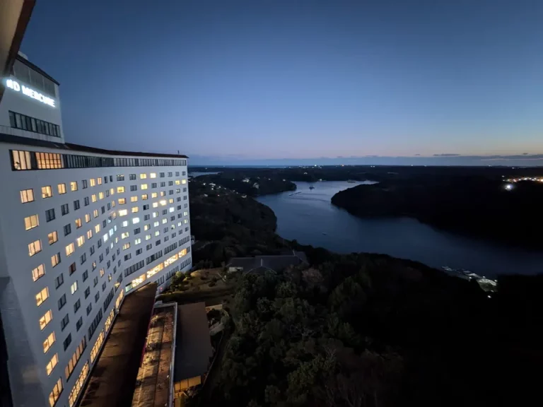 窓からの景色東側夜