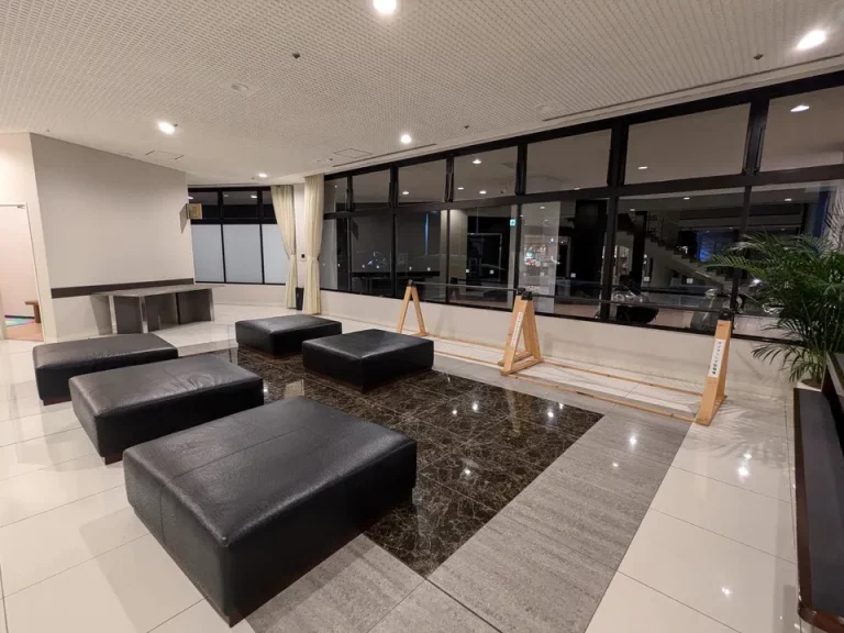 ロビーに自転車置き場もあります