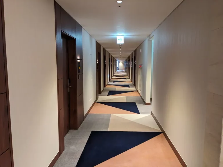 客室階廊下全体_2