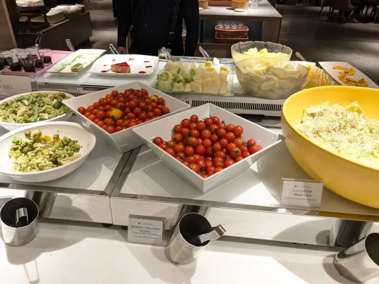 サラダコーナー