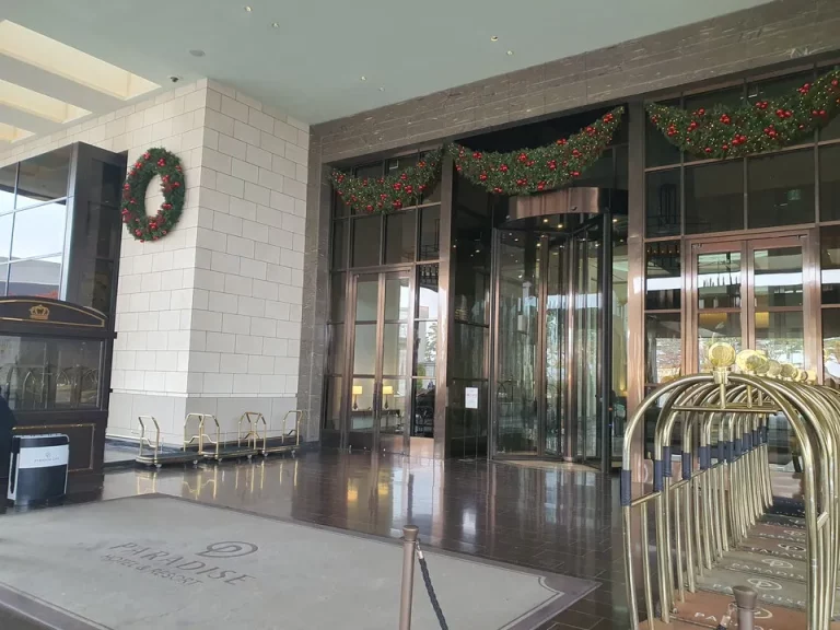 エントランス外観