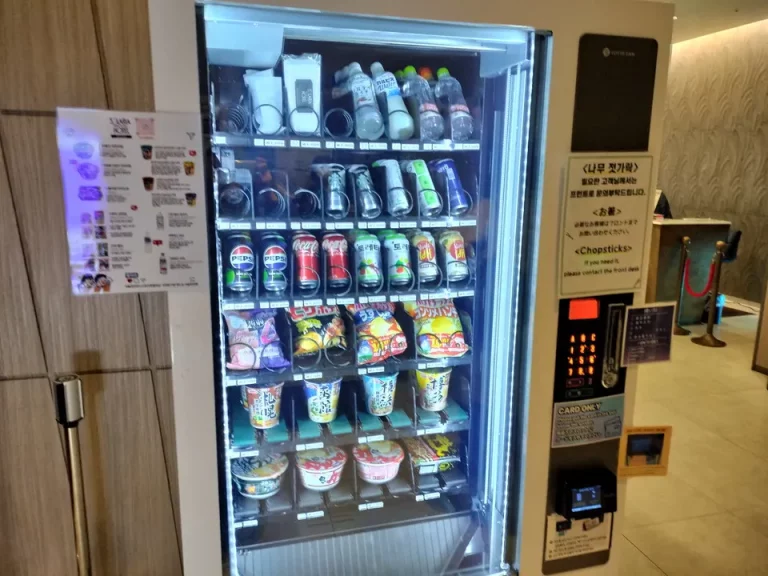 ホテル内にあった自販機