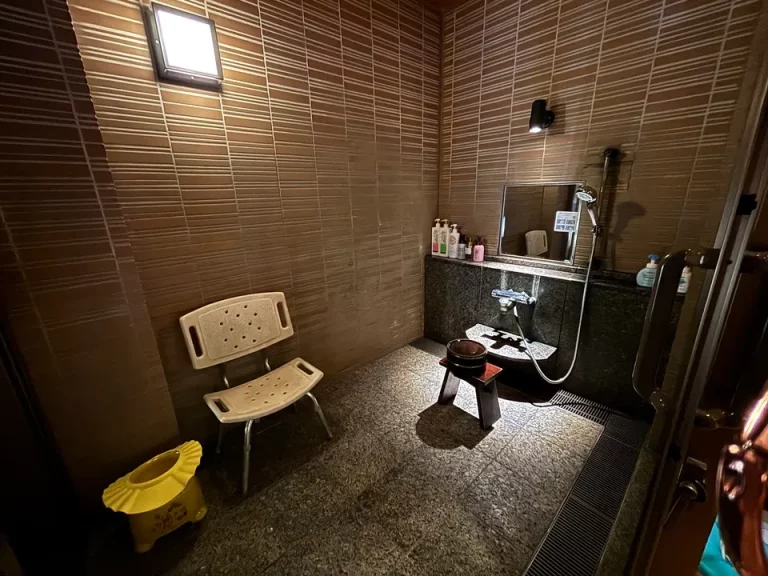 本館貸切露天風呂洗い場