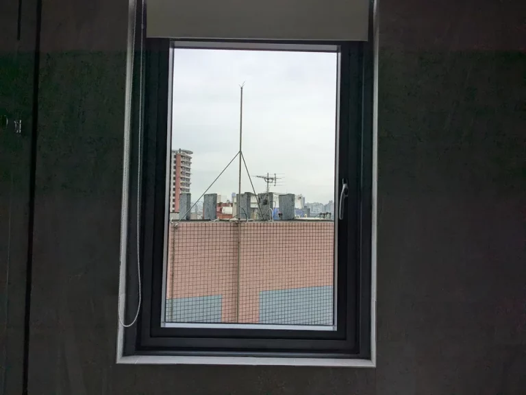 客室窓