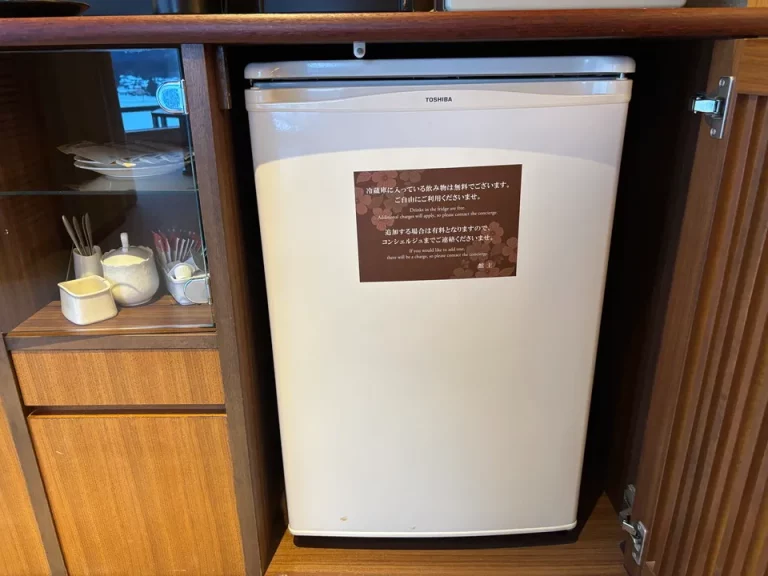 冷蔵庫閉じた状態