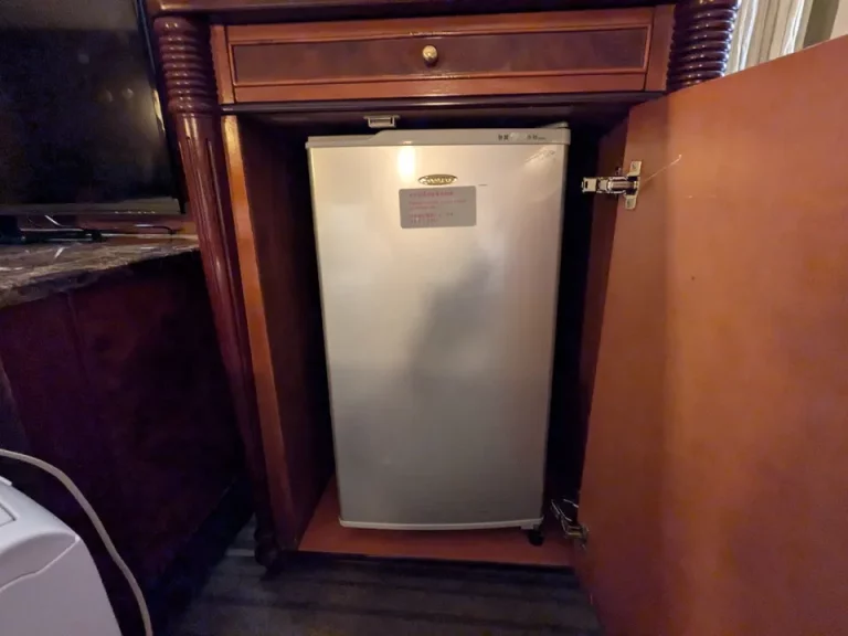 冷蔵庫閉じた状態