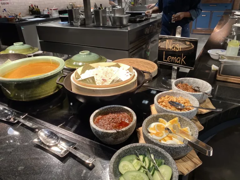 マレーシアのローカルフード、ナシレマのコーナー。