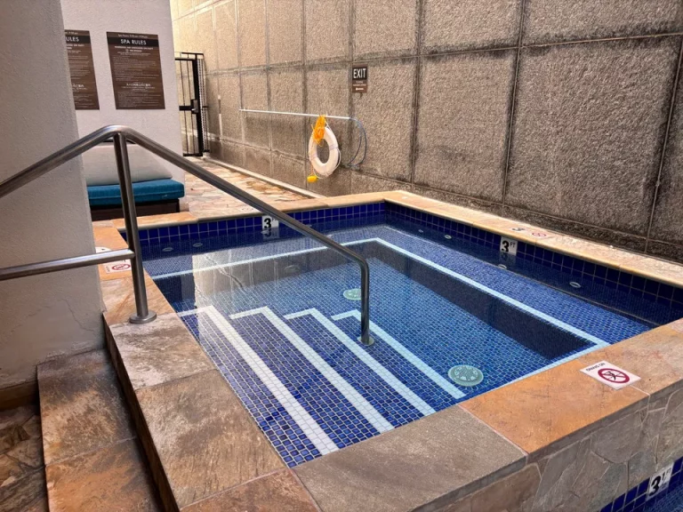 プール・ビーチ_ワイキキ マリア(3)