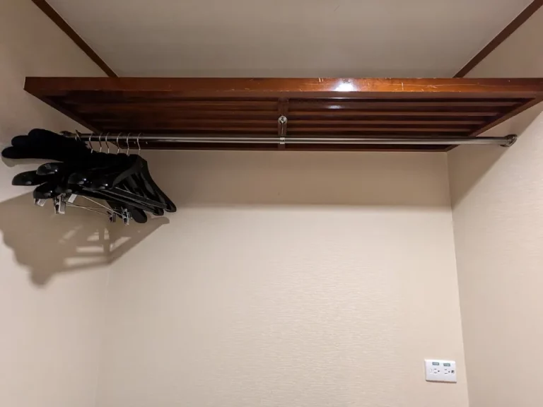 ウォークインクローゼットのハンガー