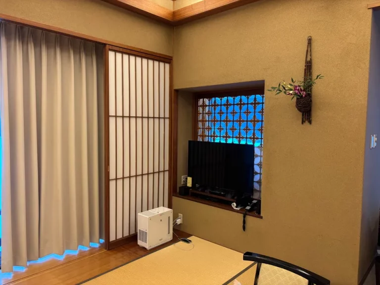 客室入口から窓