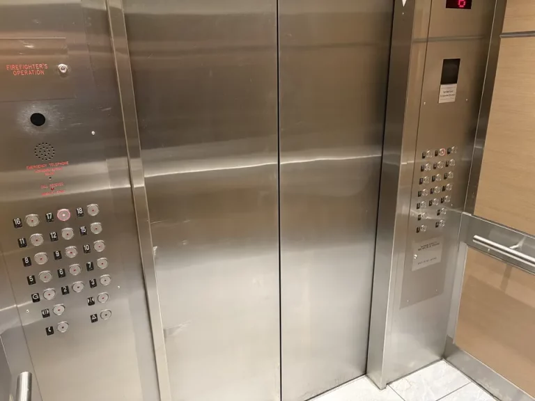 エレベーター階数