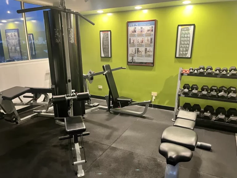 ジム(フリーウェイトエリア)