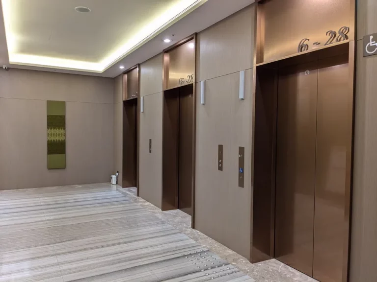 エレベーターホールフロント階(客室階専用)