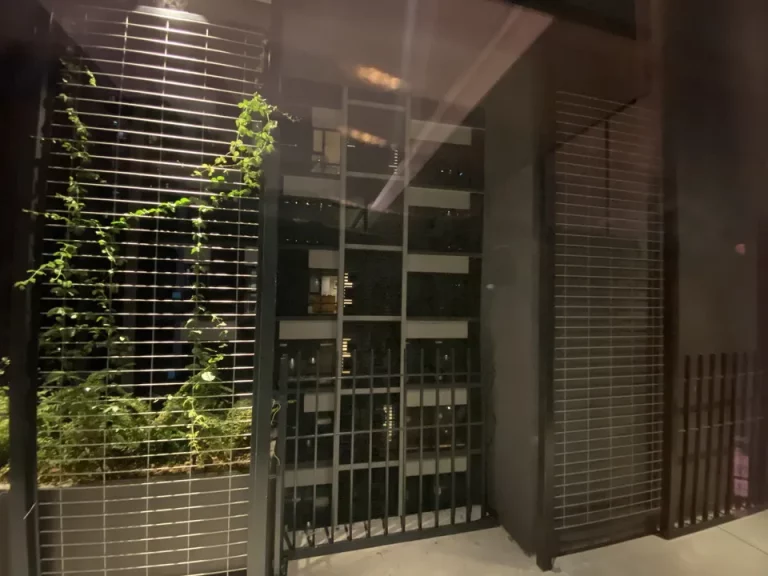 2部屋からの眺望、夜間