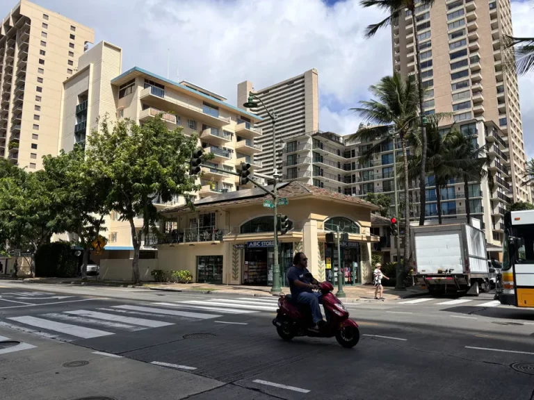 ホテル周辺_ワイキキ マリア(1)