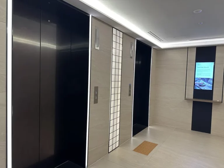 エレベーターホール客室階(1)