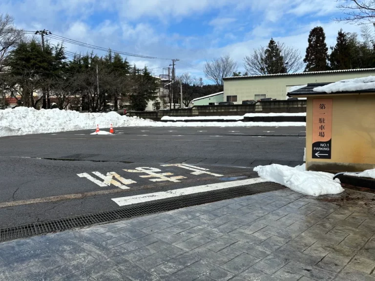 ホテル駐車場(3)