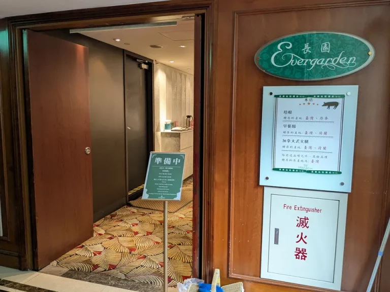 2階に朝食レストラン