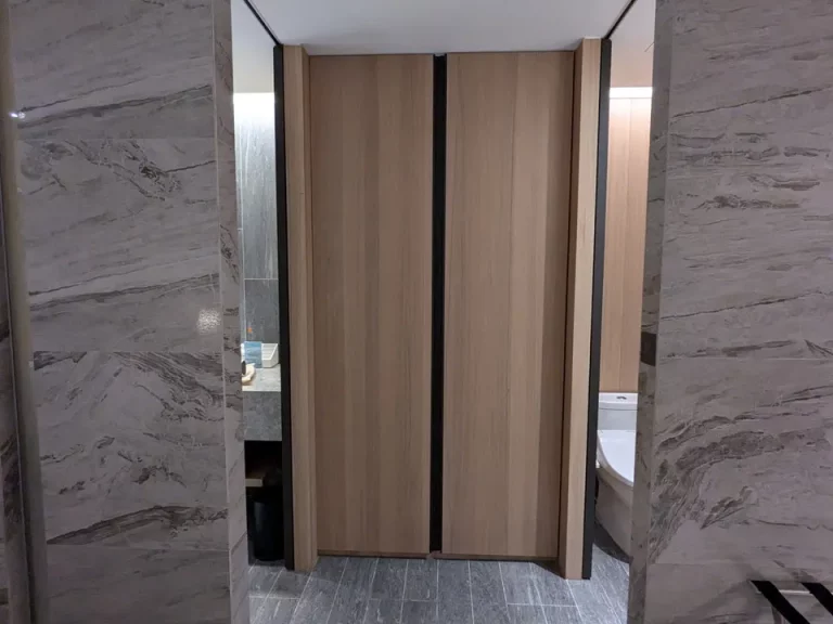 クローゼット閉じた状態