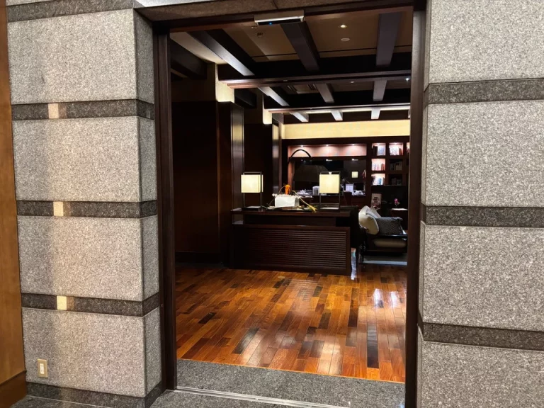 別邸フロント入口