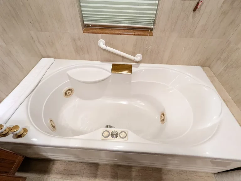 バスタブはジェットバス