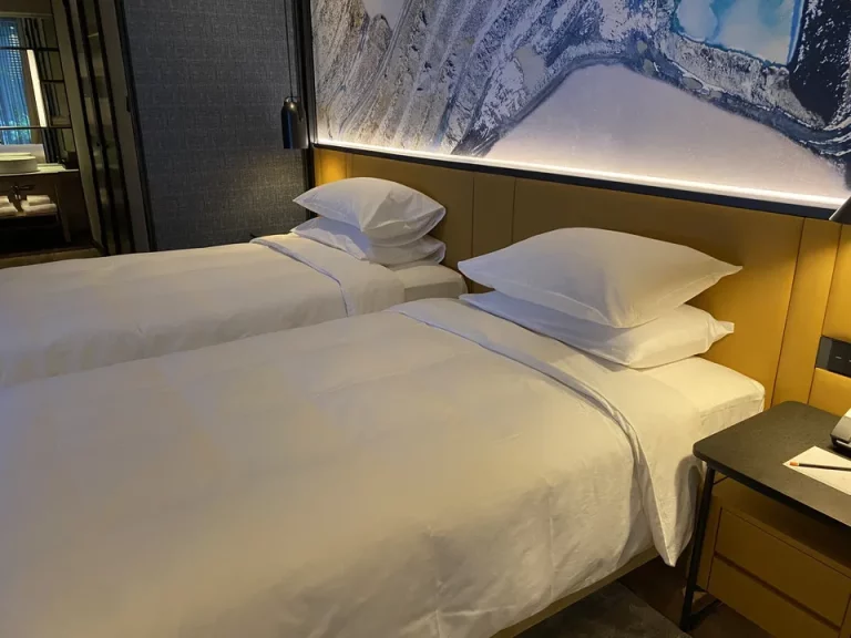 1横方向からベッド