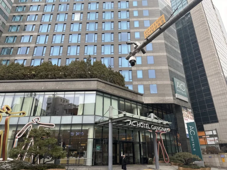 エントランス外観(1)