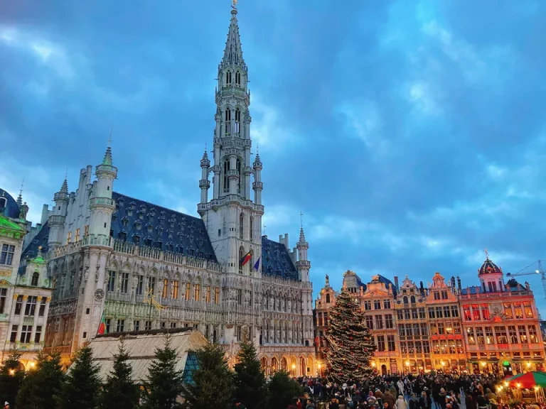 中央駅から歩いて10分ほどでグランプラスに着きます