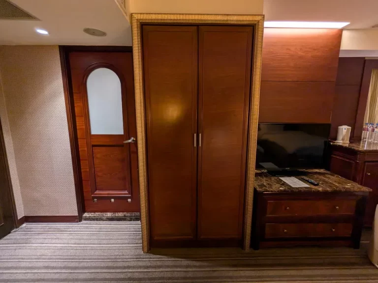 クローゼット外観閉じた状態