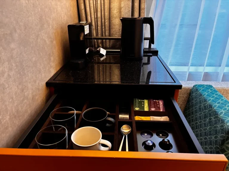 ミニバー・カフェコーナー④