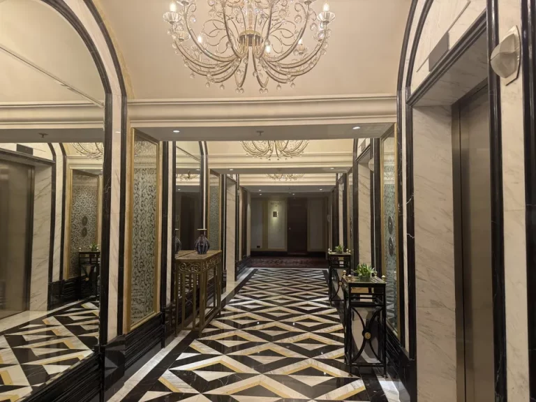 エレベーターホール(客室階)