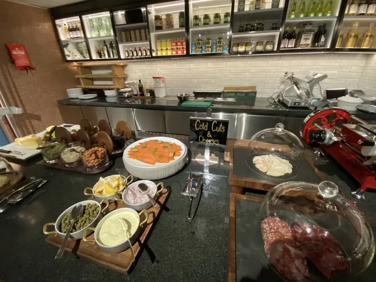 コールドフードコーナー