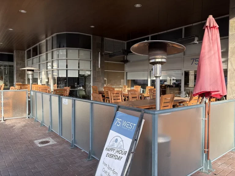 1階レストラン 75WEST(1)