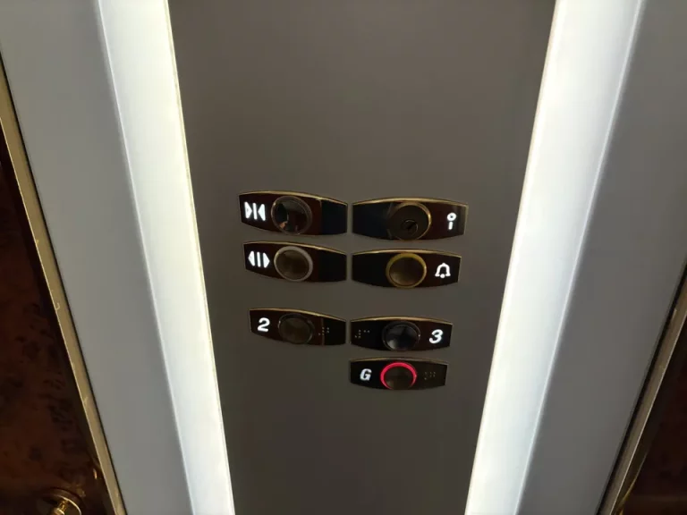 エレベーター 階数