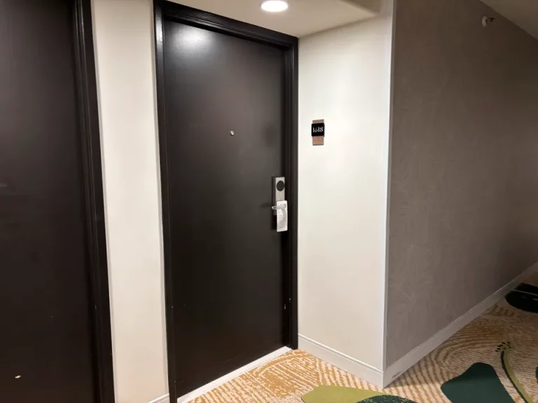 エレベーター・廊下_ワイキキ マリア(11)